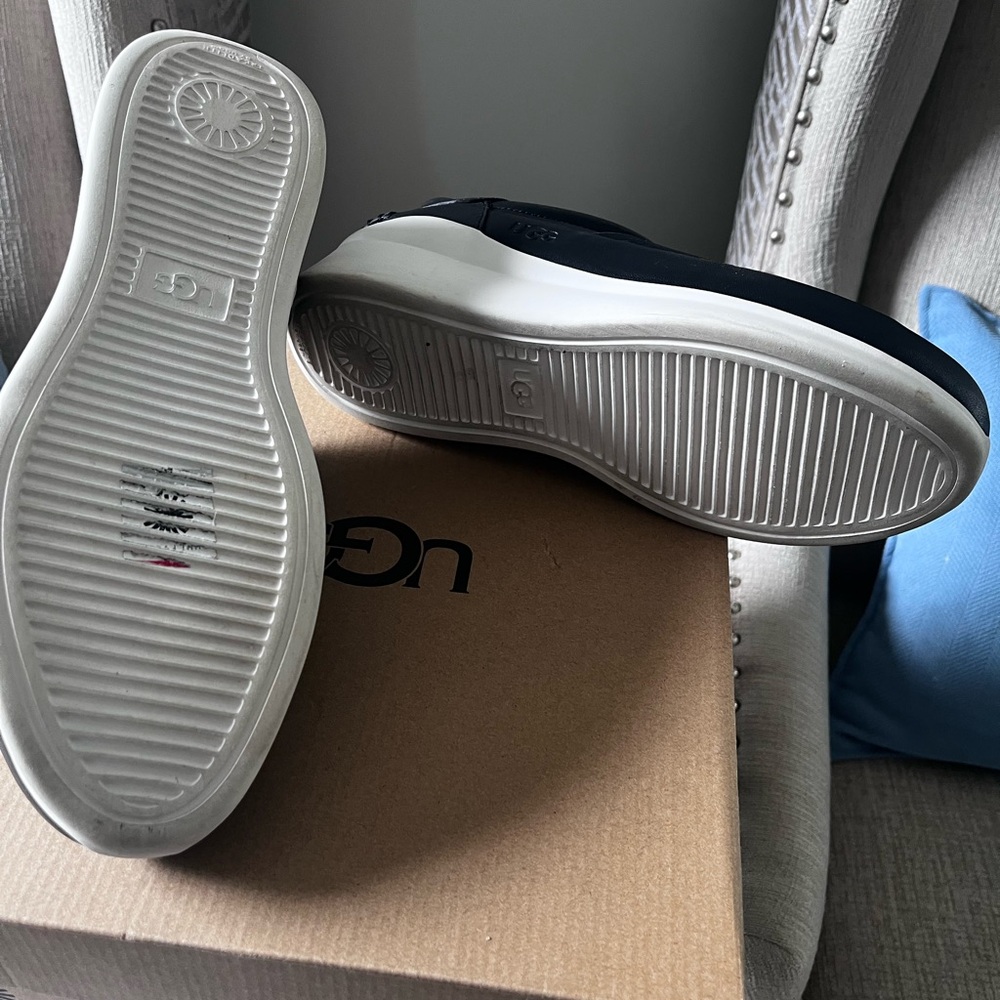 UGG Libu Black Slip-On Sneakers - Picture 6 of 6